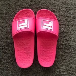 Fila Unisex Pink Sandals M-7/W-8
